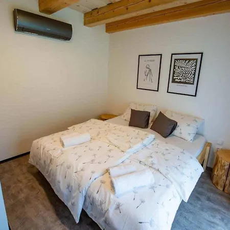 Pernstejn Vpm019 Comfortable Holiday Villa