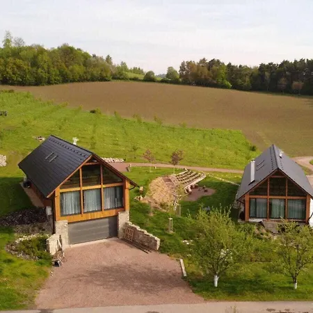 Pernstejn Vpm019 Comfortable Holiday Villa Ujcov